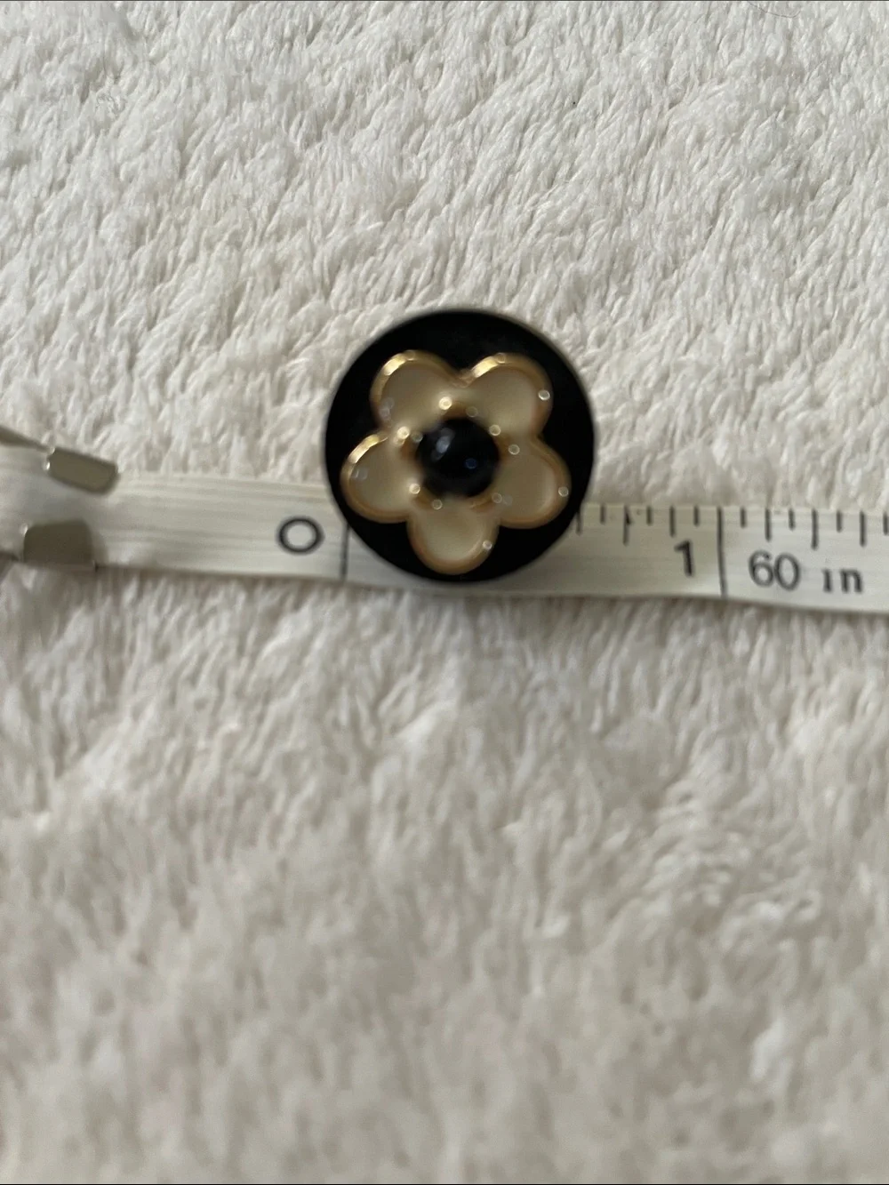 Kate Spade magnetic hinged daisy bracelet and matching earrings - Picture 9 of 9